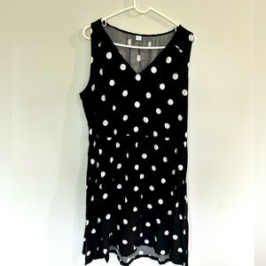 Old Navy - XL black polkadot